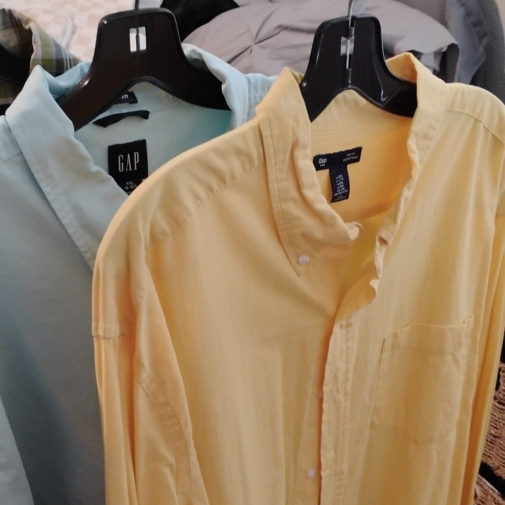 GAP Lot of 11 mens L/S Button-Up Shirts